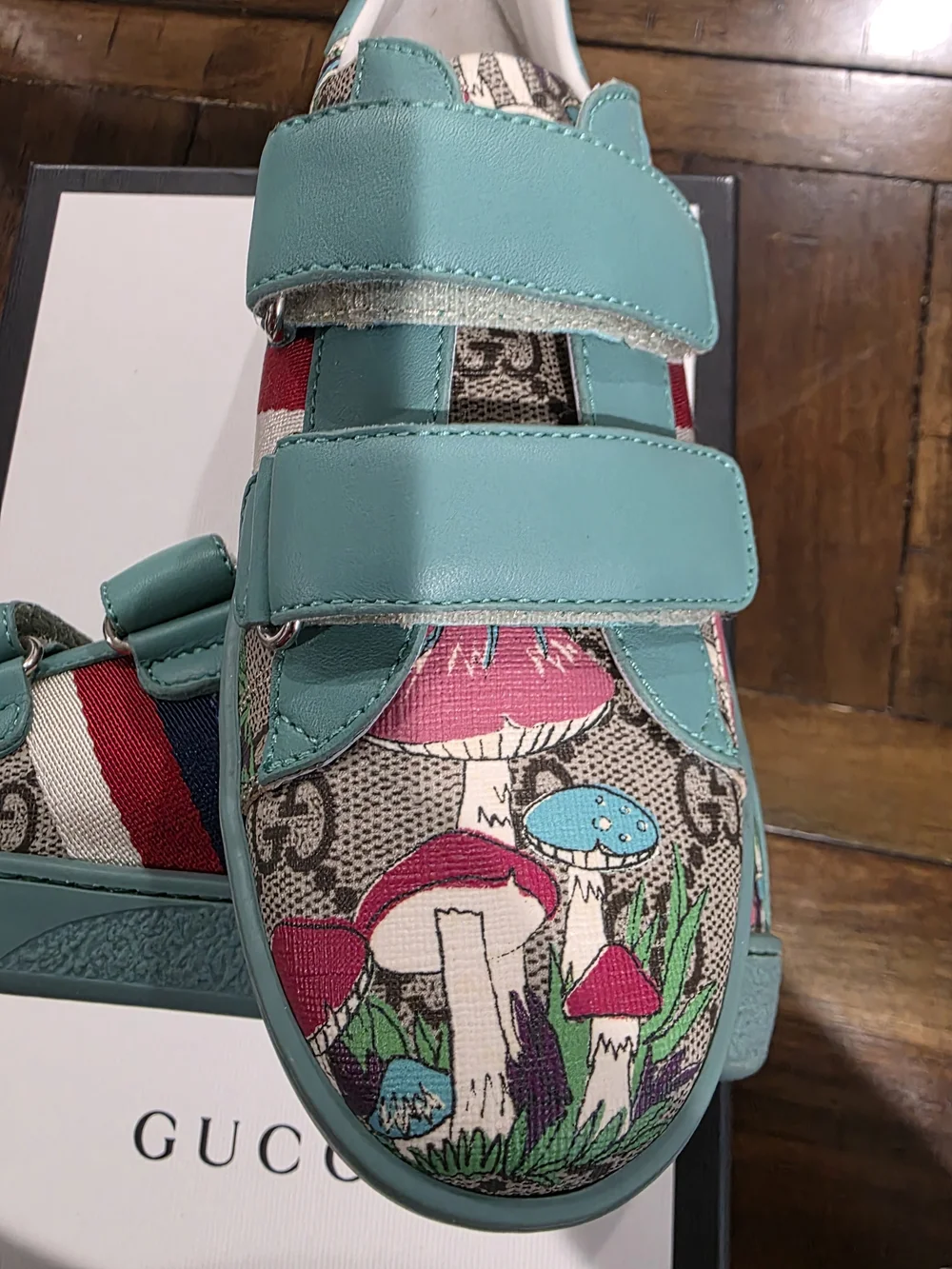 Gucci Kids Teal Mushroom Print Velcro Sneakers Size 33 Kids Like New